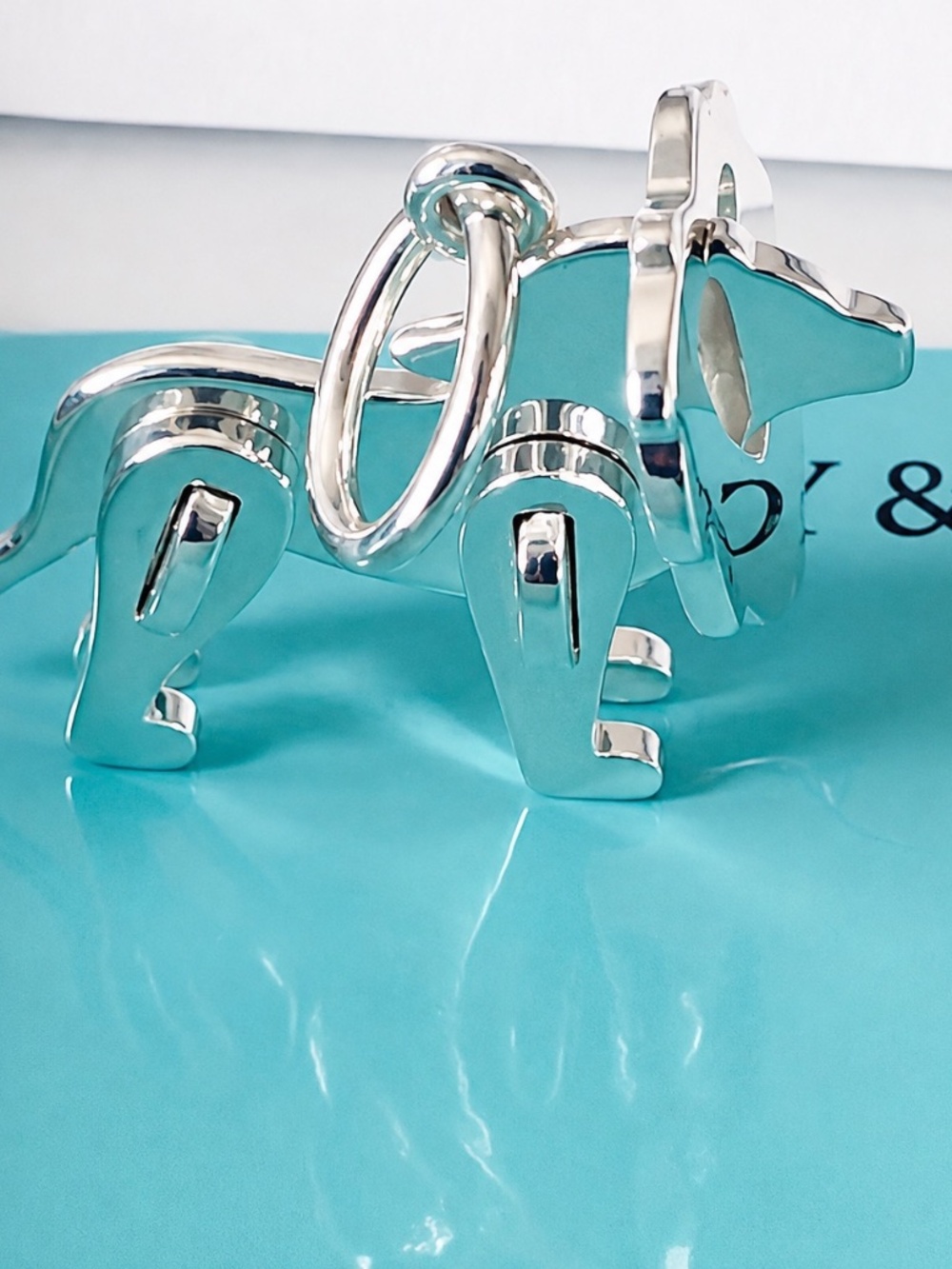 Tiffany & Co. Save the Wild Lion Mini Charm Pendant in Silver - Picture 2 of 3